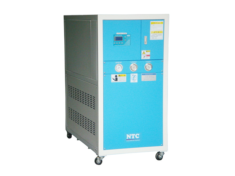 There are four hazards of air in the refrigeration system of industrial chillers